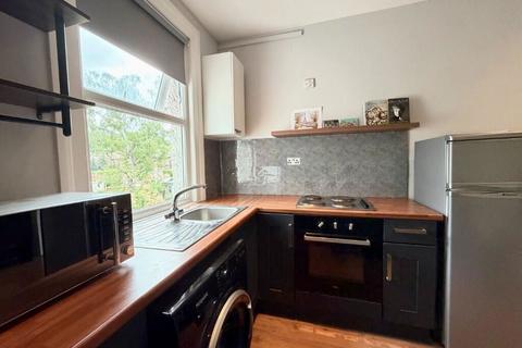 1 bedroom flat for sale, 39 Brighton Road, Purley, Croydon, CR8 2LR