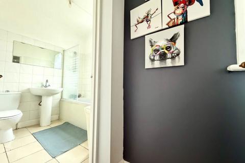 1 bedroom flat for sale, 39 Brighton Road, Purley, Croydon, CR8 2LR
