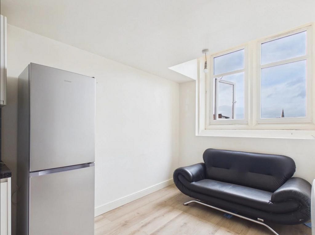 Apartment in Leicester, St Matthew's - View 3