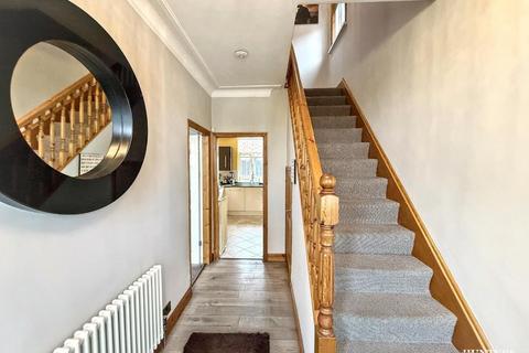 3 bedroom semi-detached house for sale, Chapel Lane, Dewsbury
