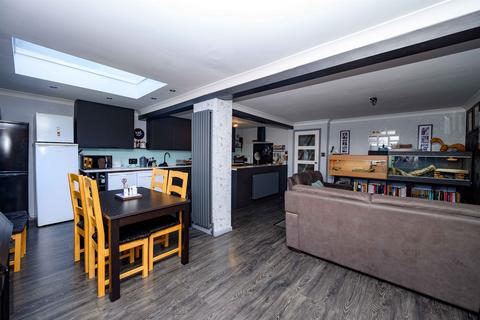 5 bedroom terraced house for sale, Caernarvon Close, Hemel Hempstead