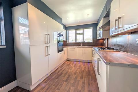 2 bedroom bungalow for sale, Gleneagles Drive, Skegness, PE25