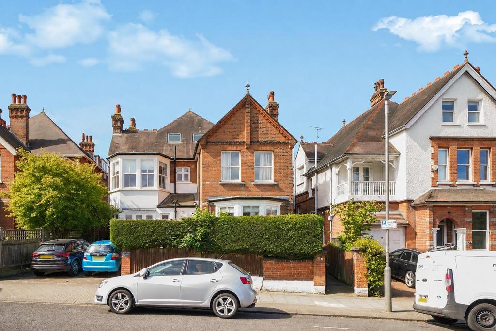 2 bedroom flat for sale