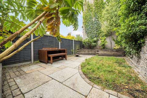 2 bedroom terraced house for sale, Leghorn Road, Plumstead