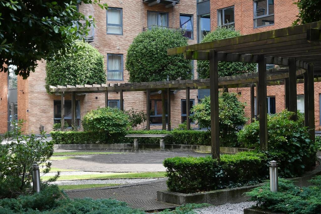 Apartment in Sheffield, Broomhall, South Yorkshire - View 3