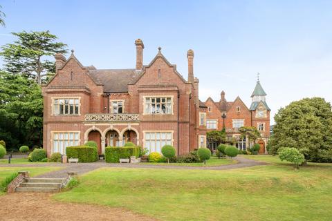 2 bedroom flat for sale, Gloucester Court, Rickmansworth, WD3