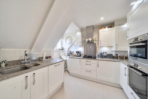 2 bedroom flat for sale, Gloucester Court, Rickmansworth, WD3