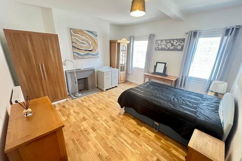 1 bedroom in a flat share to rent, St. Giles Street, NORWICH