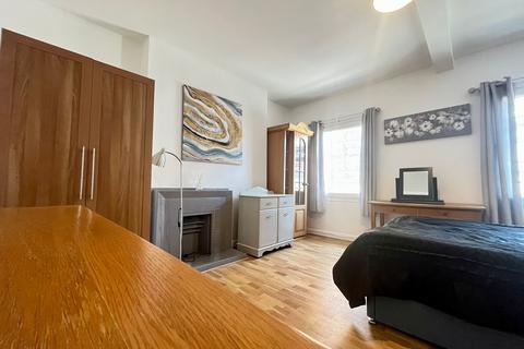 1 bedroom in a flat share to rent, St. Giles Street, NORWICH
