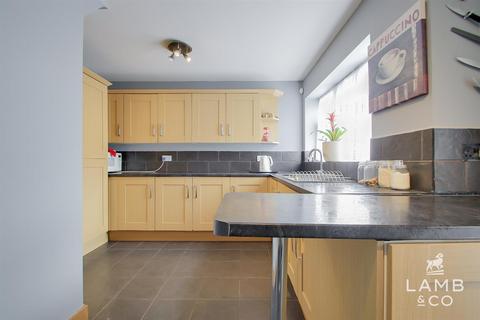 4 bedroom semi-detached house for sale, Park Road, Clacton-On-Sea CO15