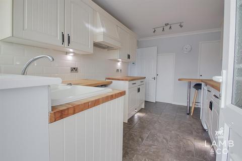 2 bedroom semi-detached house for sale, Thorpe Road, Clacton-On-Sea CO15