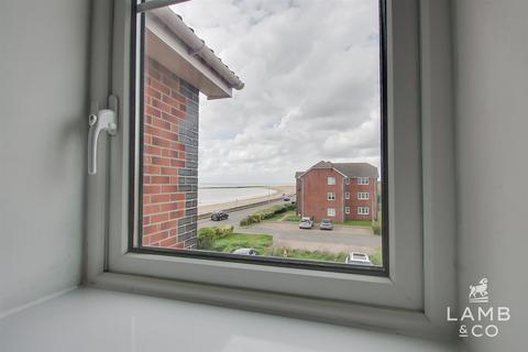 2 bedroom flat for sale, Selsey Avenue, Clacton-On-Sea CO15