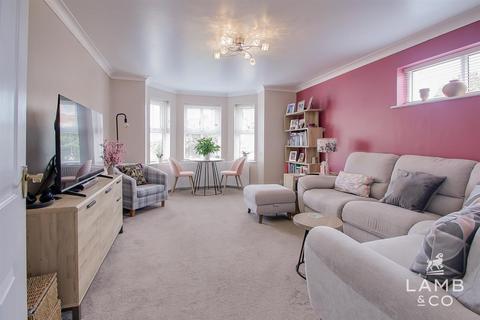 2 bedroom flat for sale, Harold Road, Clacton-On-Sea CO15