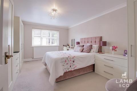 2 bedroom flat for sale, Harold Road, Clacton-On-Sea CO15