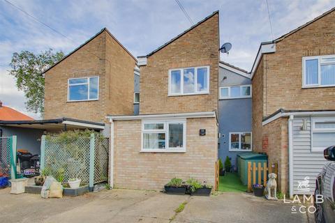 4 bedroom terraced house for sale, Marlborough Close, Clacton-On-Sea CO15