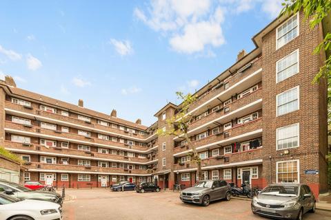 3 bedroom flat to rent, Frankham Street, London SE8