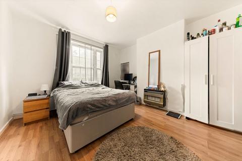 3 bedroom flat to rent, Frankham Street, London SE8
