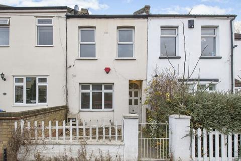 3 bedroom terraced house to rent, Rushdene London SE2