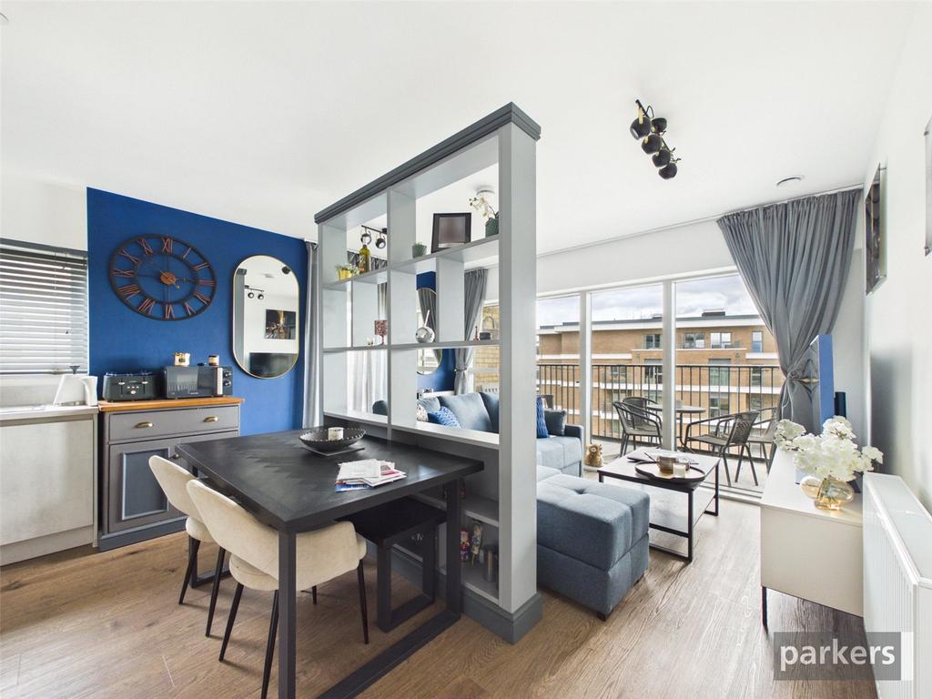 Apartment in Reading, Southcote - View 2