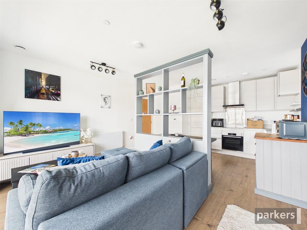 Apartment in Reading, Southcote - View 3
