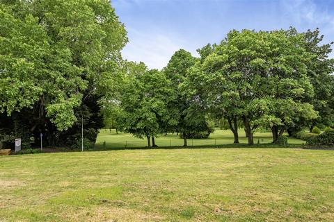 2 bedroom bungalow for sale, Brake Mead, Chippenham
