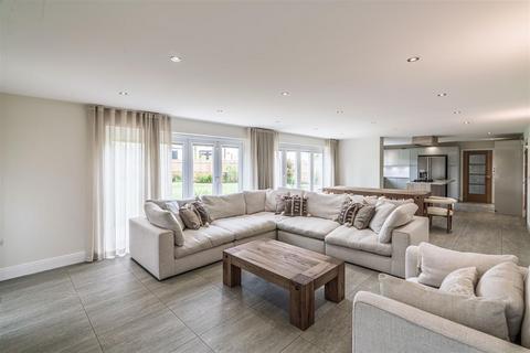 4 bedroom detached house to rent, Eastern Way, Darras Hall, Ponteland, NE20