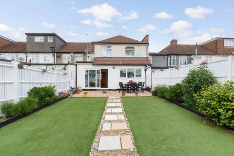 Sherwood Park Avenue, Sidcup, DA15