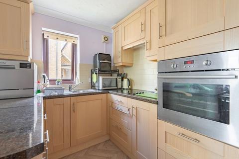 1 bedroom apartment for sale, Links Road, Gorleston