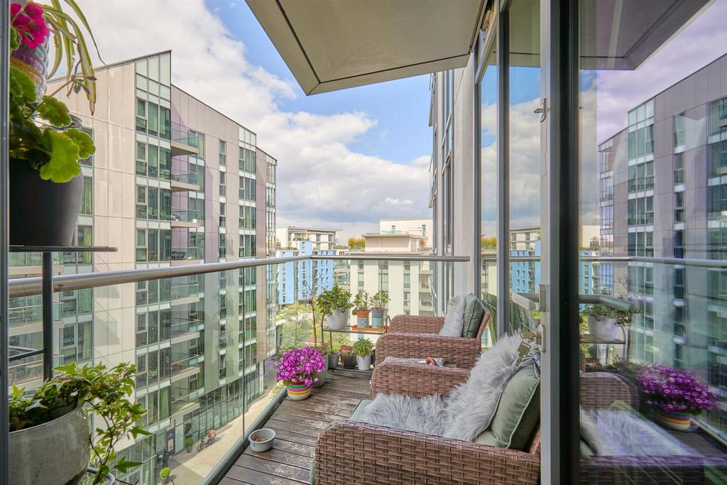 2 bedroom flat for sale