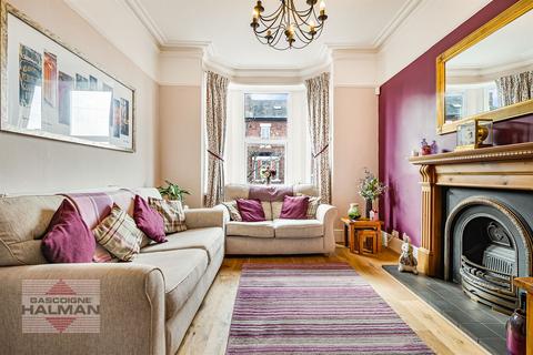 4 bedroom semi-detached house for sale, Baxter Road, Sale, M33
