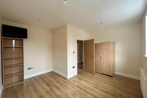 2 bedroom flat to rent, Norwood Junction High Street, London, SE25