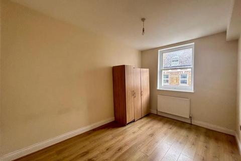2 bedroom flat to rent, Norwood Junction High Street, London, SE25