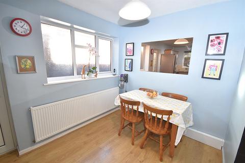 2 bedroom detached bungalow for sale, Lanreath Close, Macclesfield, SK10