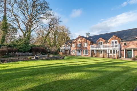 2 bedroom flat for sale, Shirleys Drive, Prestbury, SK10