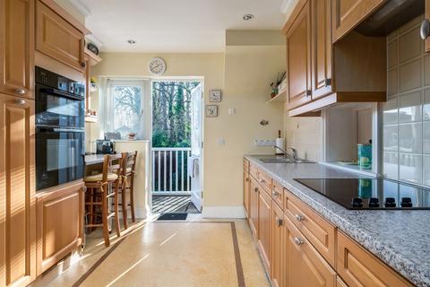 2 bedroom flat for sale, Shirleys Drive, Prestbury, SK10