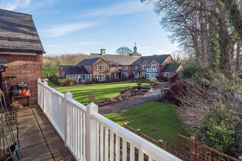 2 bedroom flat for sale, Shirleys Drive, Prestbury, SK10