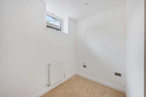 undefined, Highfield Avenue, Sale, M33