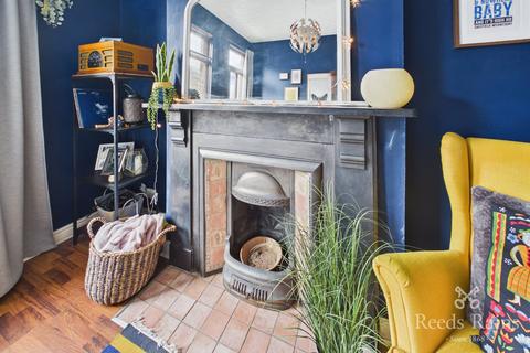 3 bedroom end of terrace house to rent, Woodseats Road, Sheffield S8
