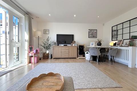 3 bedroom semi-detached house for sale, Ashfield Drive, Letchworth Garden City, SG6