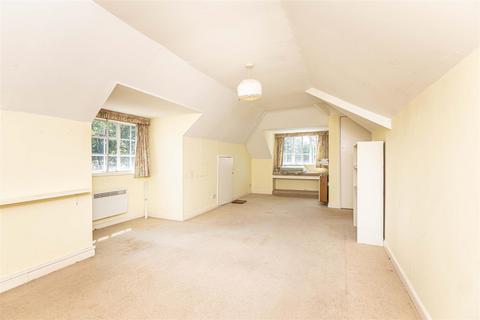 4 bedroom detached house for sale, Woodhayes Avenue, Christchurch