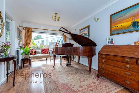 4 bedroom detached house for sale, Ducketts Mead, Roydon CM19