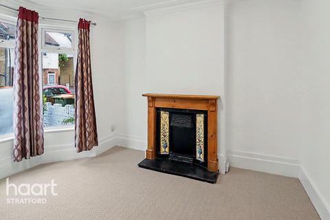 3 bedroom terraced house for sale, Dunmow Road Stratford, London