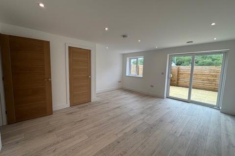 3 bedroom end of terrace house to rent, Terras Road, St. Austell, PL26