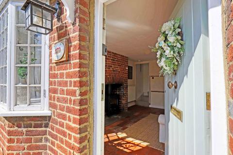 2 bedroom end of terrace house for sale, High Street, Cookham, SL6