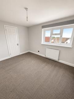 3 bedroom house to rent, Wern Fach Court, Cwmbran,