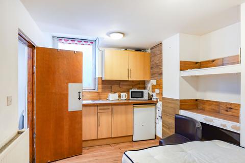 5 bedroom house of multiple occupation for sale, Boyne Street, Halifax HX1