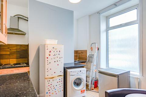 5 bedroom house of multiple occupation for sale, Boyne Street, Halifax HX1
