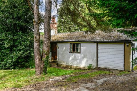 2 bedroom bungalow for sale, Pett Road, Stockbury, Sittingbourne, Kent, ME9