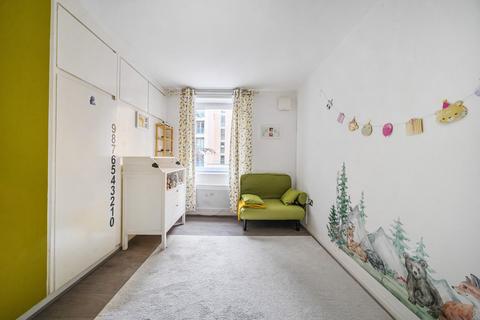 2 bedroom flat for sale, Chiswick High Road, Chiswick, London, W4