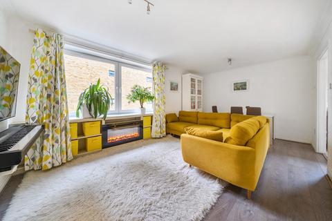2 bedroom flat for sale, Chiswick High Road, Chiswick, London, W4